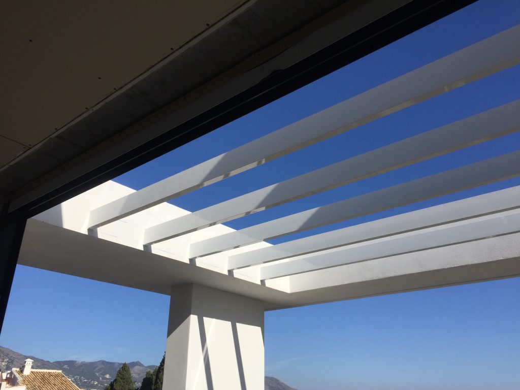 Pergola sombra vivienda en Mijas