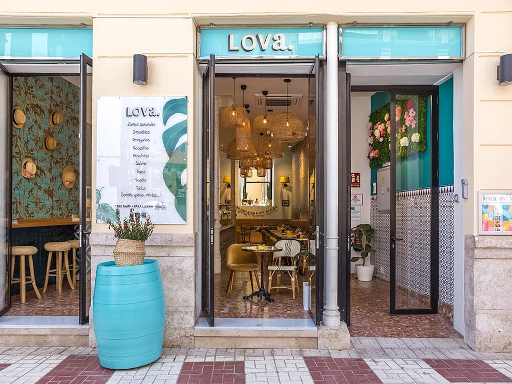 Adaptación de Local a Cafetería “LOVA”