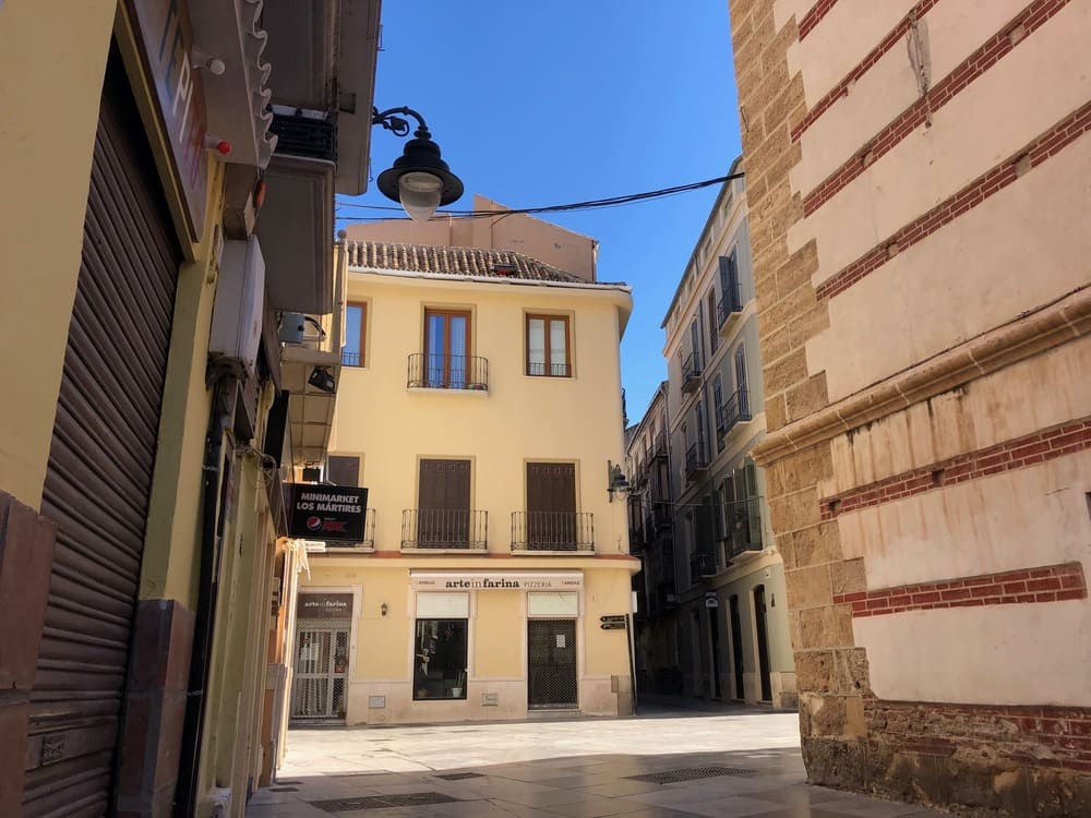 Rehabilitación de cubiertas y fachadas de Edificio en Plaza de los Mártires