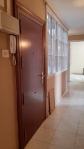 Entrada antes y pasillo